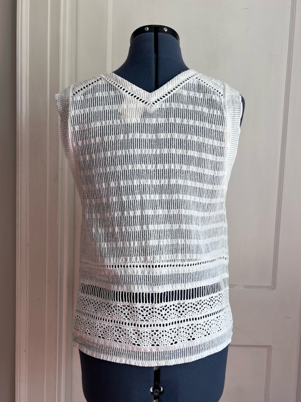Maeve Lace Ladder cami top from Anthropologie, Size 4 - Picture 5 of 14